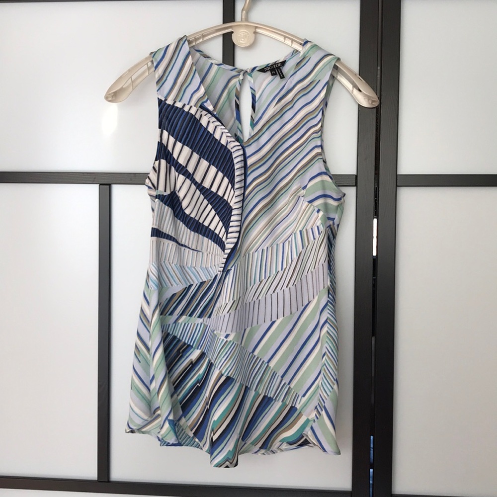 Nic&Zoe sleeveless top. Size petite small.